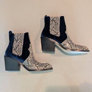 Donald Pliner Rivver Bootie | Blue Velvet and Snakeskin | Women's Size 9